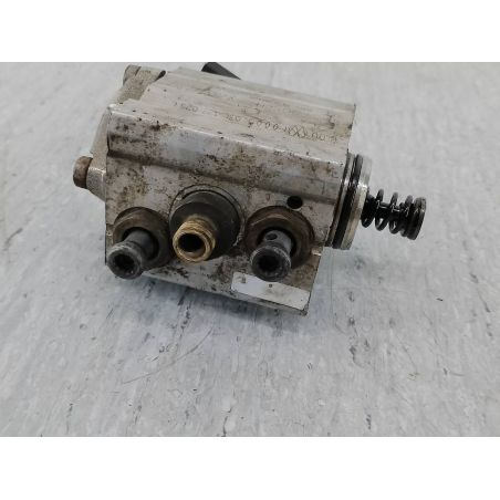 POMPA PALIWA VW GOLF V 1.6 FSI 2004 03C127025L  0261520024 