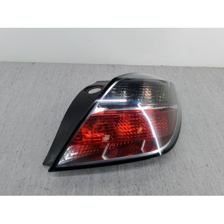 LAMPA TYLNA PRAWA OPEL ASTRA H 1.6 16V 1.6 16V 2005 24451834 