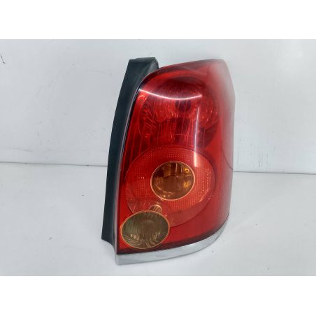 LAMPA TYLNA PRAWA TOYOTA AVENSIS II T25 2.0 D-4D 116KM 2.0 D-4D 2005 05-50 