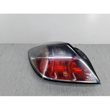 LAMPA TYLNA LEWA OPEL ASTRA H 1.6 16V 1.6 16V 2005 24451832 008748-01 