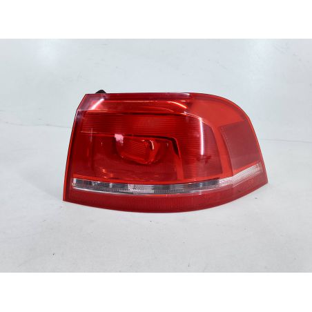 LAMPA TYLNA PRAWA VW PASSAT B7 2.0 TDI 140KM 2.0 TDI 2010 3AF945096A 
