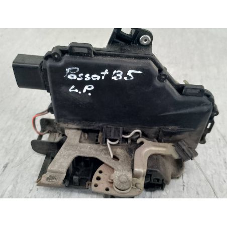 ZAMEK DRZWI LEWY PRZÓD VW PASSAT B5 1.9 TDI 1998 