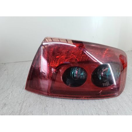 LAMPA TYLNA PRAWA PEUGEOT 407 2.0 16V 2004 