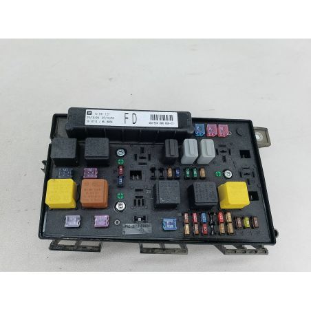 SKRZYNKA BEZPIECZNIKÓW OPEL ASTRA H 1.6 16V 105KM 1.6 16V 2004 13191127FD  5DK008668-12 