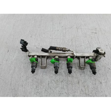 LISTWA WTRYSKOWA VW PASSAT B5 FL 1.6 8V 102KM 1.6 B 2001 06B906031A 