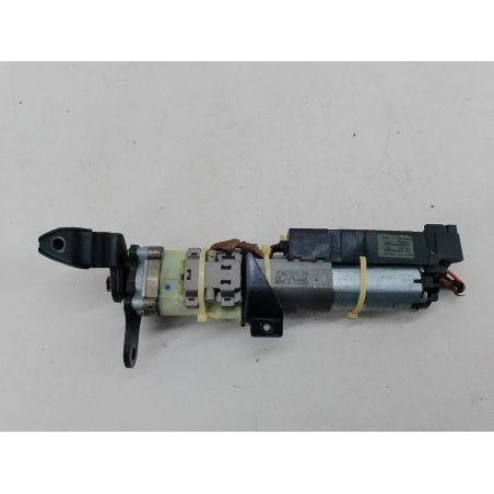 SIŁOWNIK KLAPY ELEKTRYCZNY AUDI A6 C6 2.4 177KM 2.4 V6 2006 4F9827851D  4F9959945 