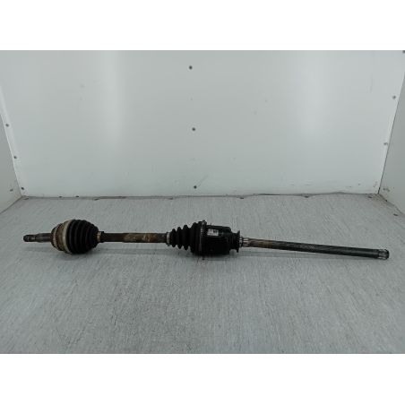 PÓŁOŚ PRAWA PRZÓD TOYOTA RAV4 II ( 00-06 ) 2.0 D4D 116KM 2.0 D-4D 2004 DA84R 