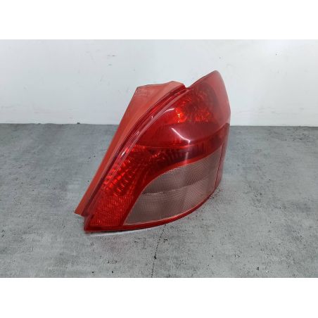 LAMPA TYLNA PRAWA TOYOTA YARIS II 1.0 VVT-I 69KM 1.0 VVT-I 2005 52-143 
