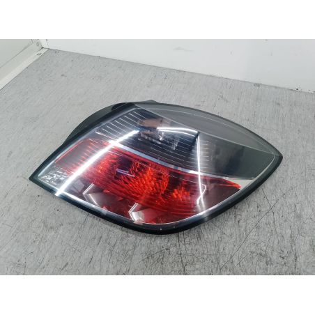 LAMPA TYLNA PRAWA OPEL ASTRA H 1.9 CDTI 120KM 1.9 CDTI 2006 24451834 