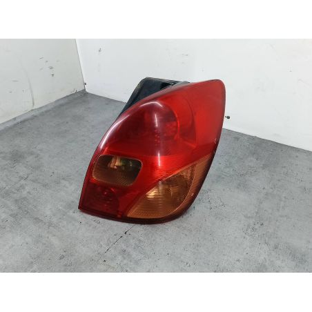 LAMPA TYLNA PRAWA TOYOTA COROLLA VERSO I 2.0 D-4D 90KM 2.0 D-4D 2002 1827 