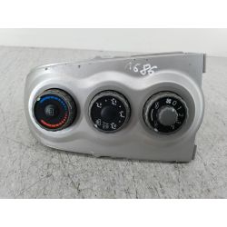 PANEL NAWIEWU TOYOTA YARIS II 1.0 VVT-I 69KM1.0 VVT-i200655406-0D190                                            