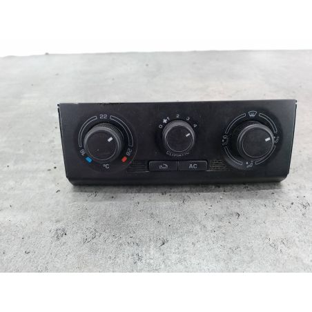 PANEL NAWIEWU SKODA FABIA II 1.2 HTP 6V 60KM 1.2 HTP 2009 5J0820045 