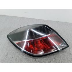 LAMPA TYLNA LEWA OPEL ASTRA H 1.7 CDTI 100KM1.7 CDTI200624451832 008748-01                                            