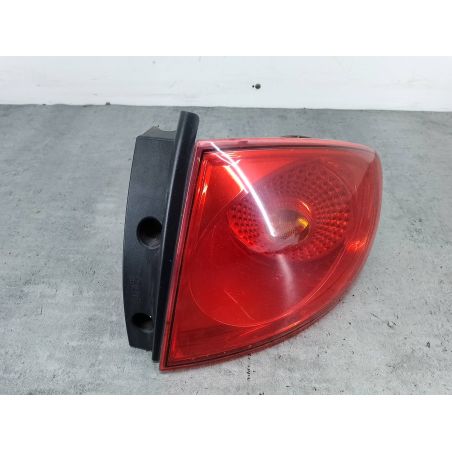 LAMPA TYLNA PRAWA SEAT ALTEA 1.9 TDI 105KM 1.9 TDI 2005 5P0945096D 5P0945112  