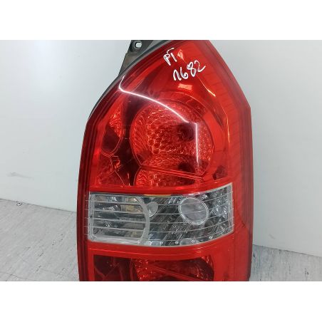 LAMPA TYLNA PRAWA HYUNDAI TUSCON I 2.0 16V 2004 92402-2E0 