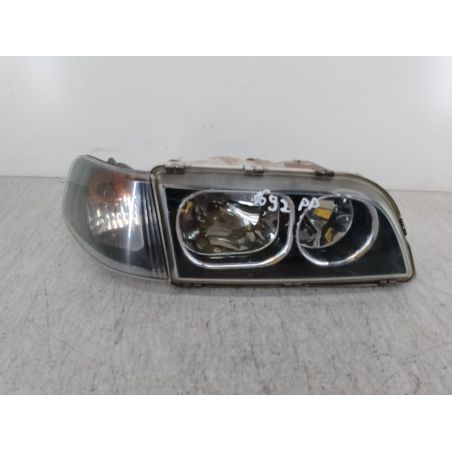 LAMPA PRZÓD PRAWA VOLVO V40 ( 95-04 ) 1.9 DI 102KM 1.9 D 2003 1AG247002-02  30899879 