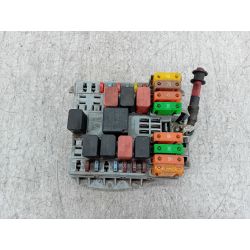 SKRZYNKA BEZPIECZNIKÓW FIAT LINEA 1.41.4 8V200751799847                                            